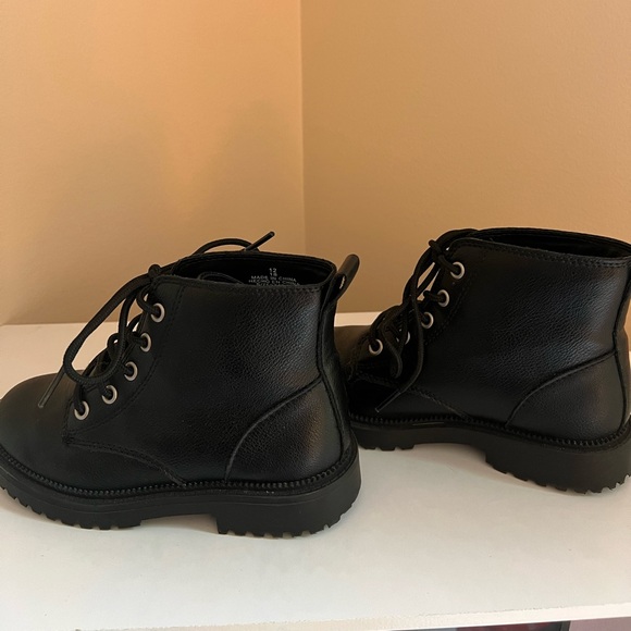 Girls Shiny Faux-Leather Side-Zip Combat Boots Size 12 - Picture 2 of 4